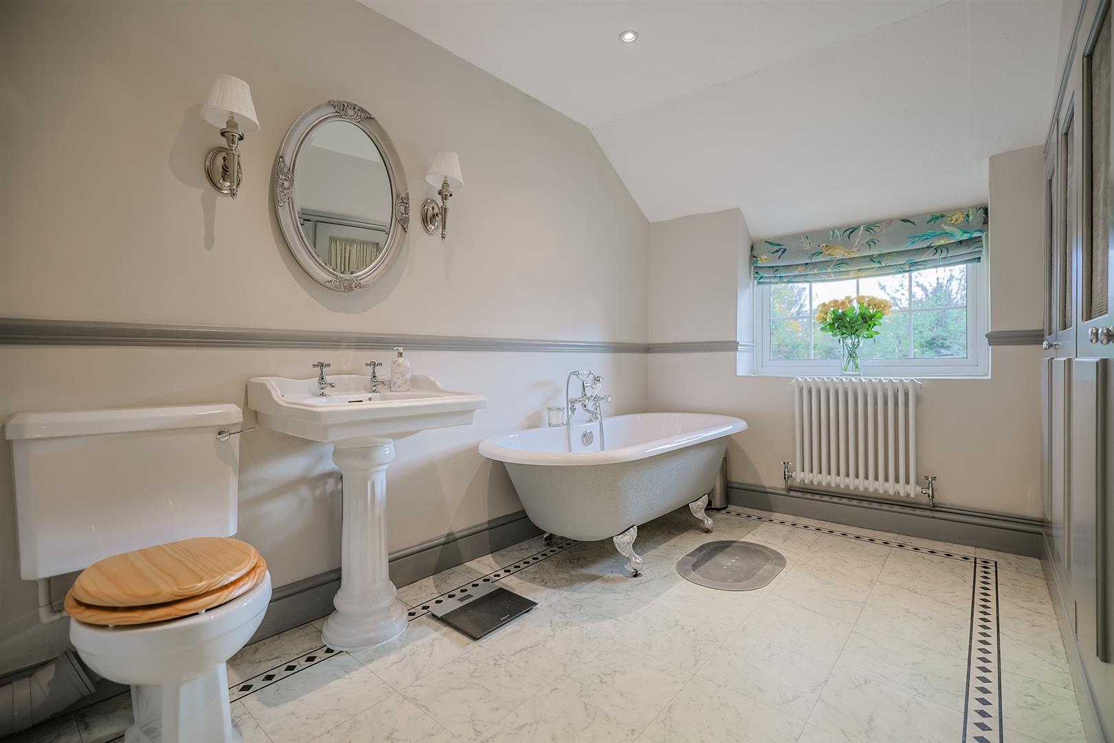 Gellidywyll Farm, Olchfa Lane, Sketty, Swansea, SA2 8QQ